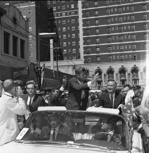 Image of a Kennedy-Johnson campaign motorcade in Dallas in 1960