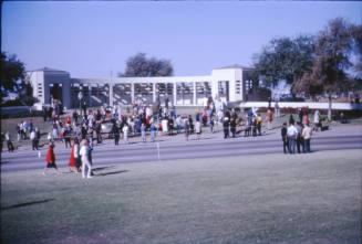 Image of crowds of mourners in Dealey Plaza