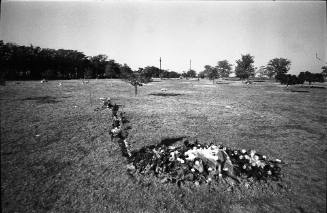Image of Lee Harvey Oswald's grave at Rose Hill Memorial Park
