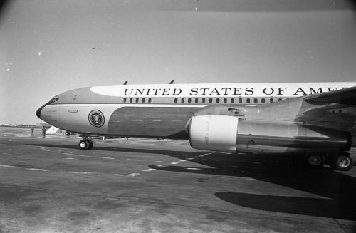Image of Air Force One at Love Field the morning of November 22, 1963