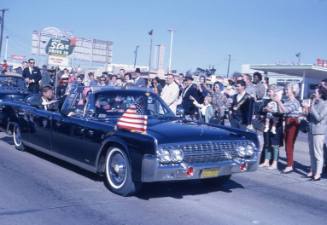 Image of the Kennedy motorcade on Lemmon Avenue