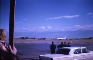 Image of Air Force One landing at Love Field airport