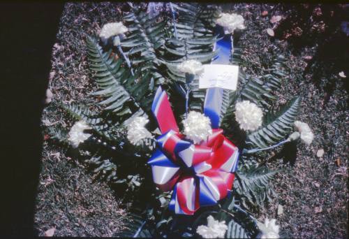 Image of flowers and a note in Dealey Plaza