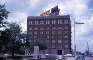 Image of the Texas School Book Depository in 1964