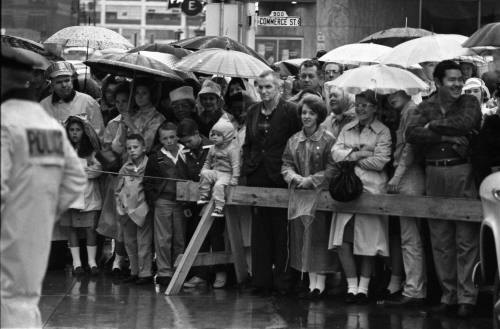 Image of a crowd in front of the Hotel Texas in Fort Worth