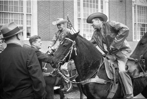 Image of President Kennedy shaking hands with deputy sheriff