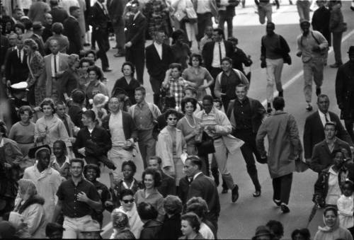 Image of the crowd on Main Street after the presidential motorcade passed by