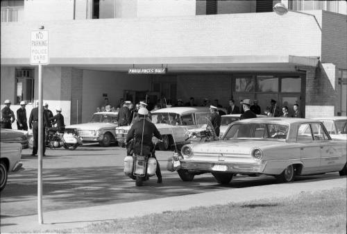 Image of the hearse at Parkland Hospital