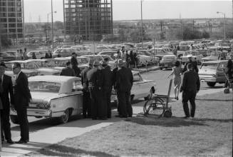 Image of people outside of Parkland Hospital