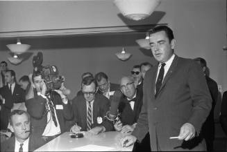 Image of Malcolm Kilduff at a press conference at Parkland Hospital