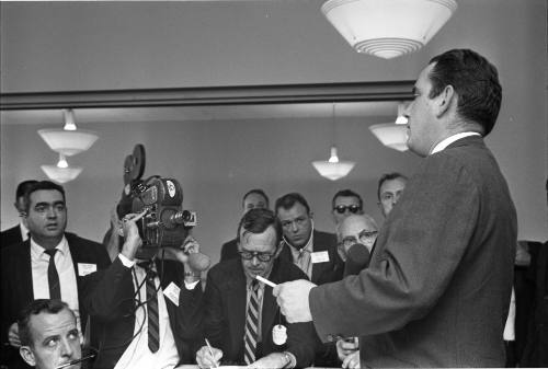 Image of Malcolm Kilduff giving a press conference at Parkland Hospital