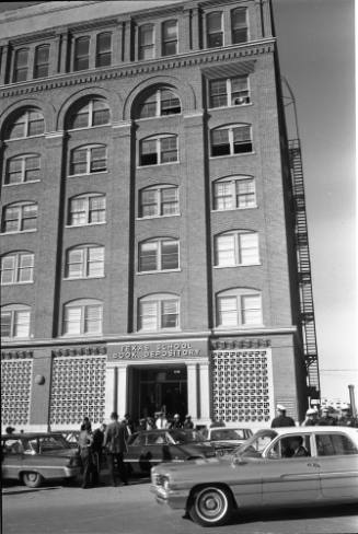 Image of the exterior of the Texas School Book Depository
