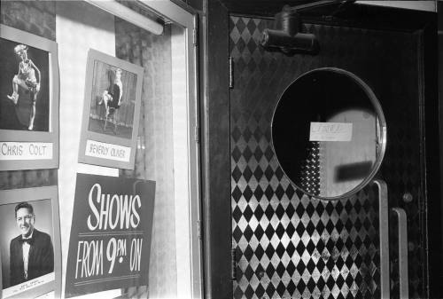 Image of the entrance to the Colony Club the evening of November 22, 1963