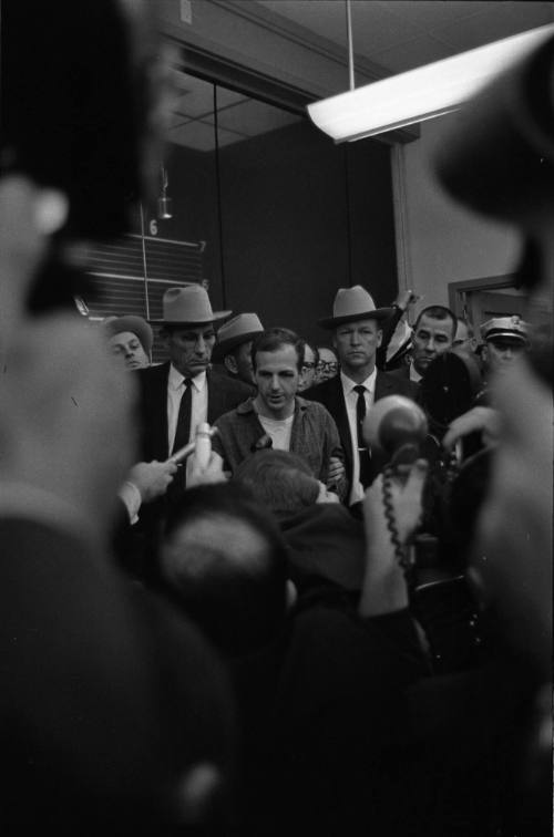 Image of Lee Harvey Oswald during the midnight press showing