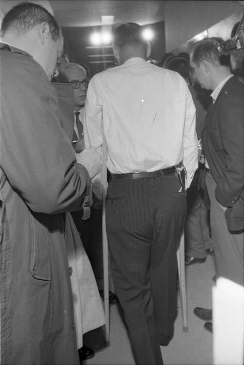 Image of Dallas Police Detective Paul Bentley speaking with reporters