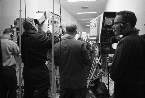 Image of Dallas Police Public Information officer Glenn King speaking to press