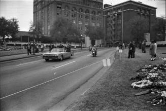 Image of Secret Service reenactment the afternoon of November 27, 1963