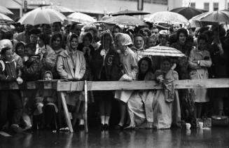 Image of a crowd in front of the Hotel Texas in Fort Worth