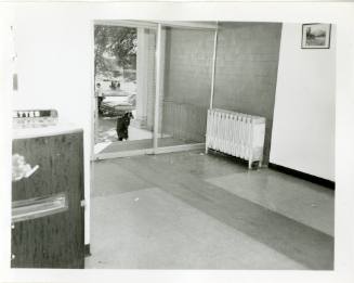 Photo of the entrance to the Texas School Book Depository building