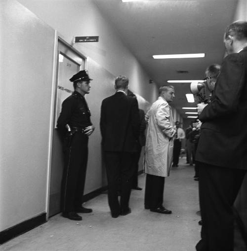 Image of hallway outside Homocide & Robbery Bureau at Dallas Police Department