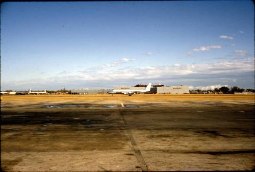 Image of Air Force One's arrival at Love Field