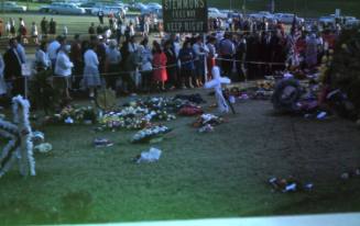 Image of crowds in Dealey Plaza after the assassination, Slide #10