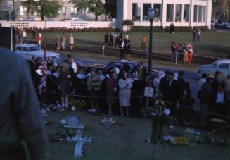 Image of crowds in Dealey Plaza after the assassination, Slide #35